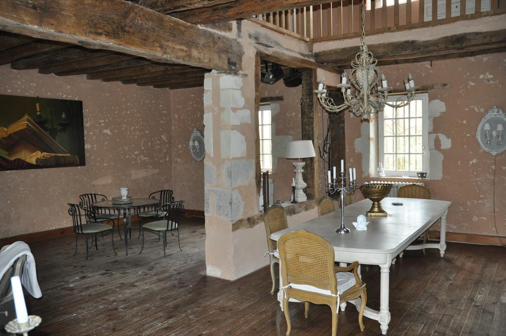 Moulin De Morance Bed & Breakfast Ecommoy Exterior photo